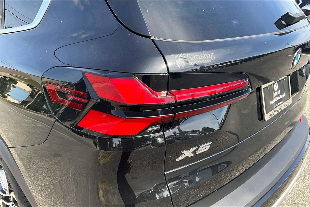 Used 2025 Black BMW xDrive40i image 19