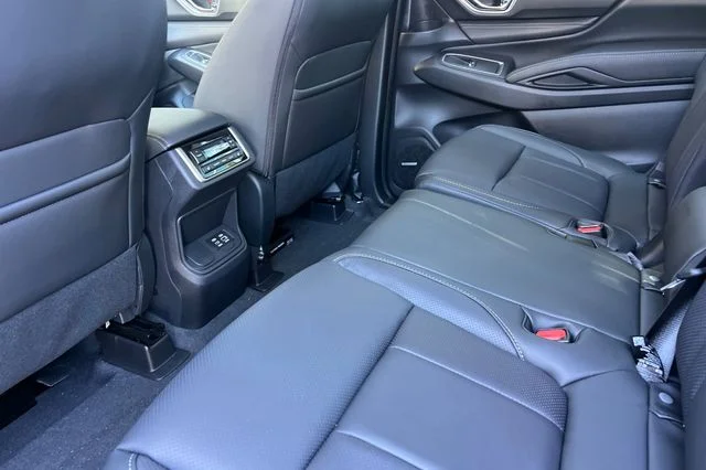 New 2026 SAPPHIRE BLUE PEARL Subaru Limited 8-Passenger image 9