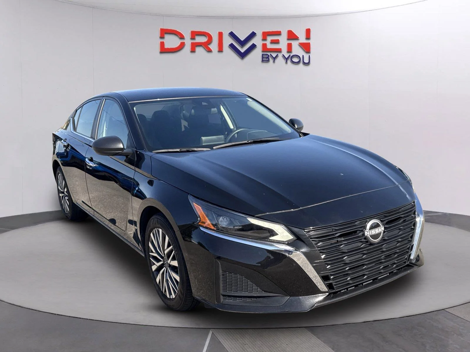 Used 2025 Super Black Nissan SV image 1