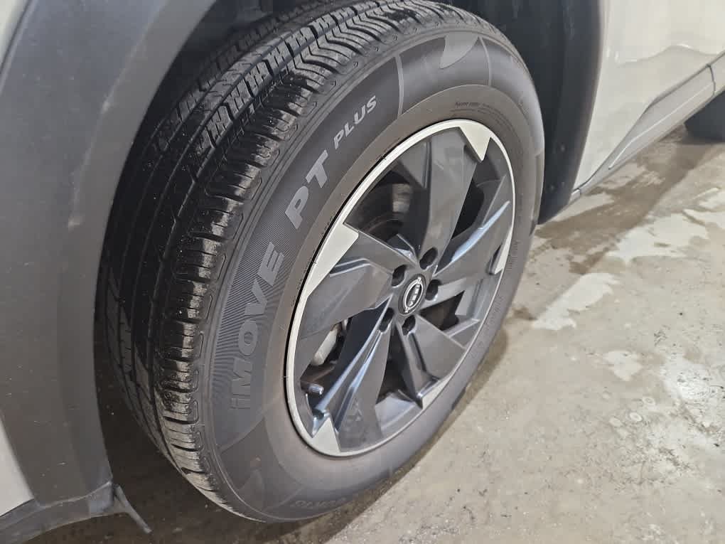 2025 Nissan Rogue SV - Photo 10