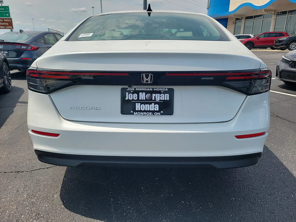 New 2026 Platinum White Pearl Honda SE image 21