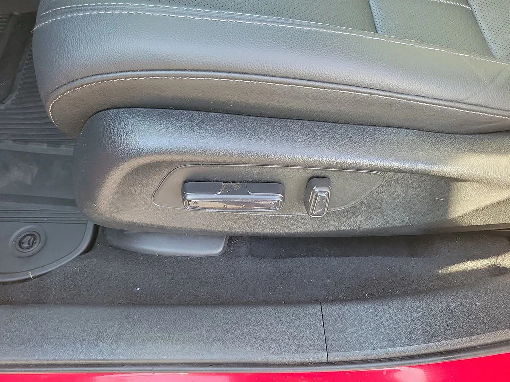 Certified Used 2025 Milano Red Honda EX-L image 17
