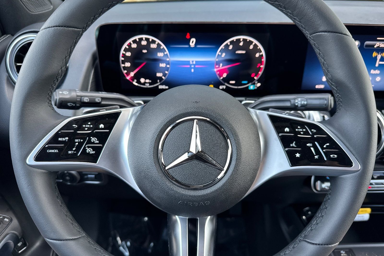 Used 2026 Black Mercedes-Benz GLB 250 image 20