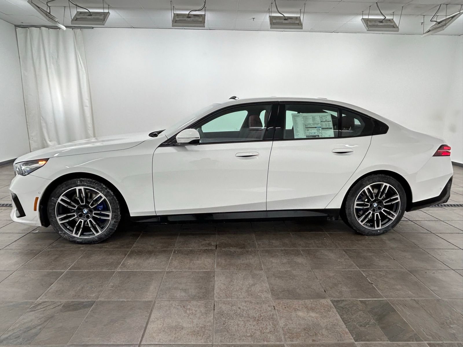 New 2026 Alpine White BMW 530i xDrive image 2