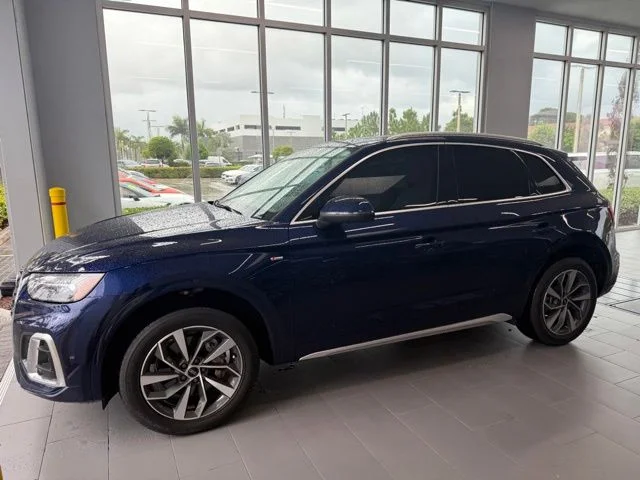 2022 Audi Q5 45 Premium's photo