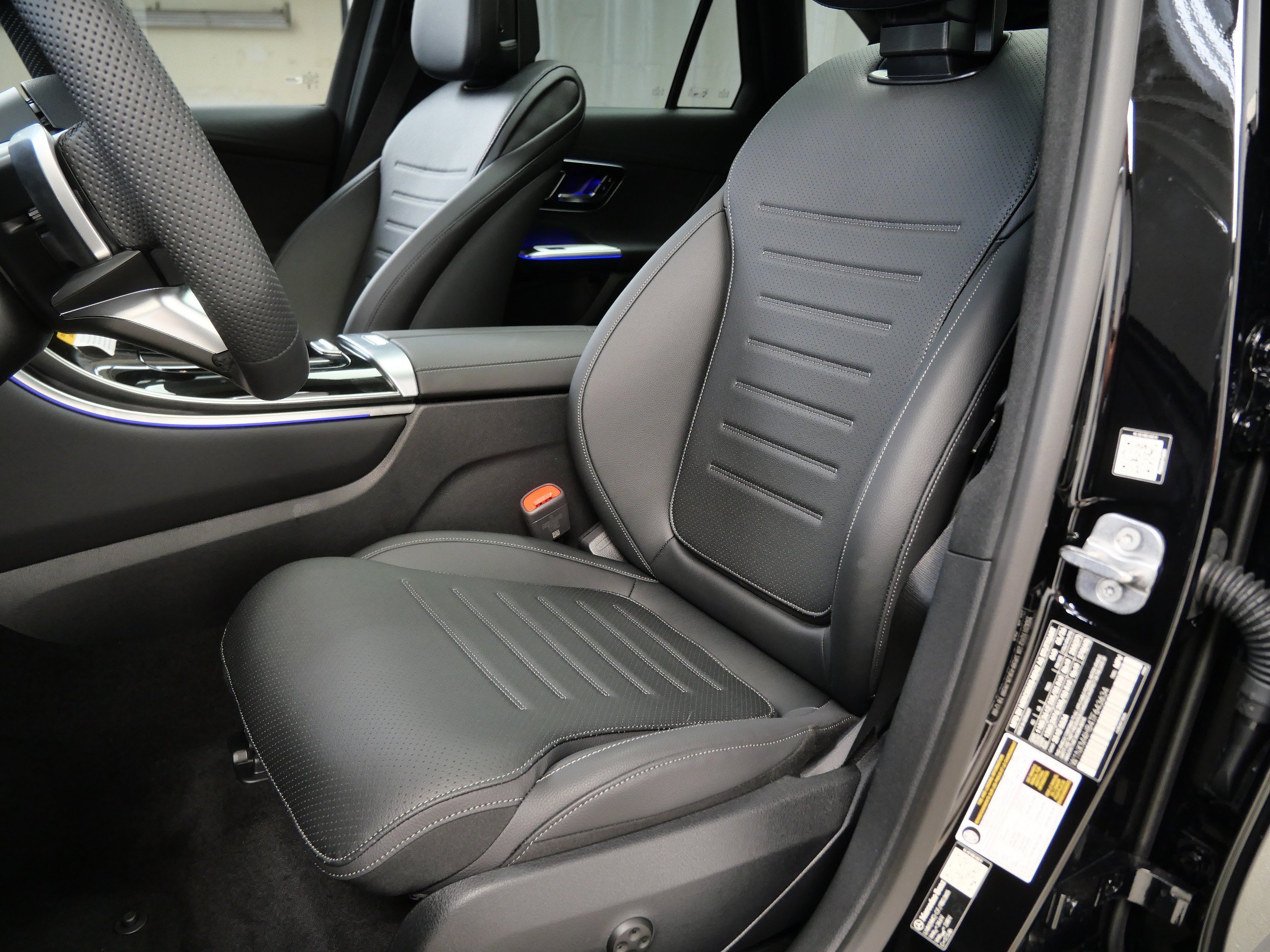 New 2026 Black Mercedes-Benz GLC 300 image 3