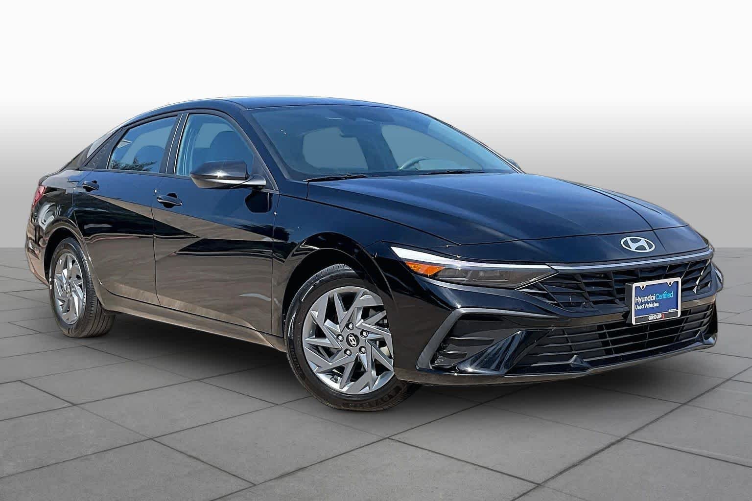 Used 2024 Abyss Black Hyundai SEL image 3