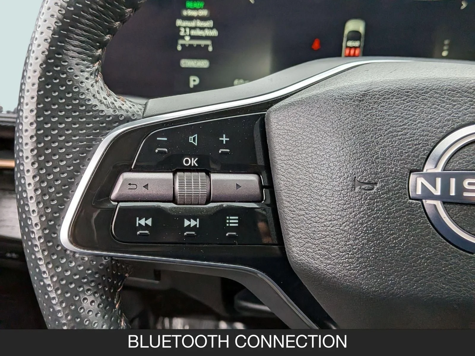 Used 2025 Black Diamond Pearl Nissan ENGAGE image 17