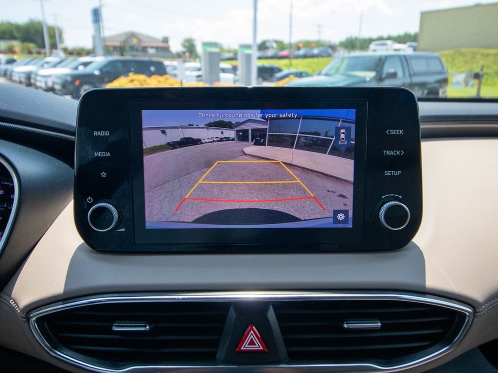 Used 2023 White Hyundai SE image 26