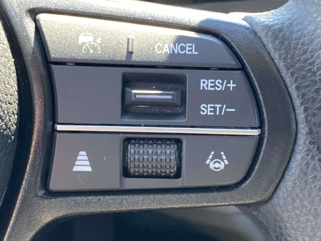 Certified Used 2025 White Honda SE image 29
