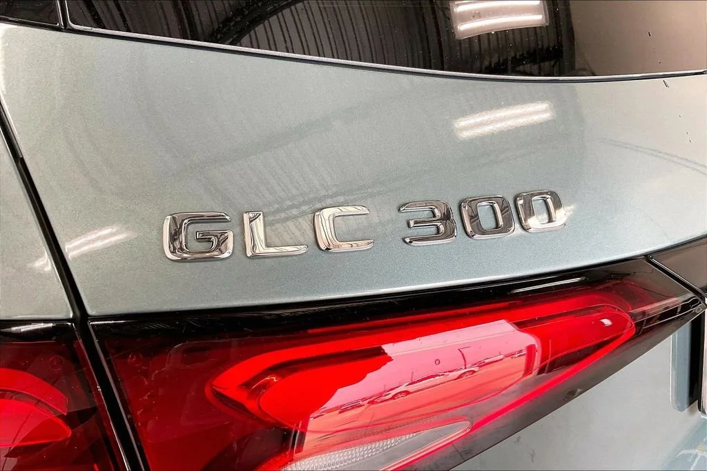 New 2026 Verde Silver Metallic Mercedes-Benz GLC 300 image 27
