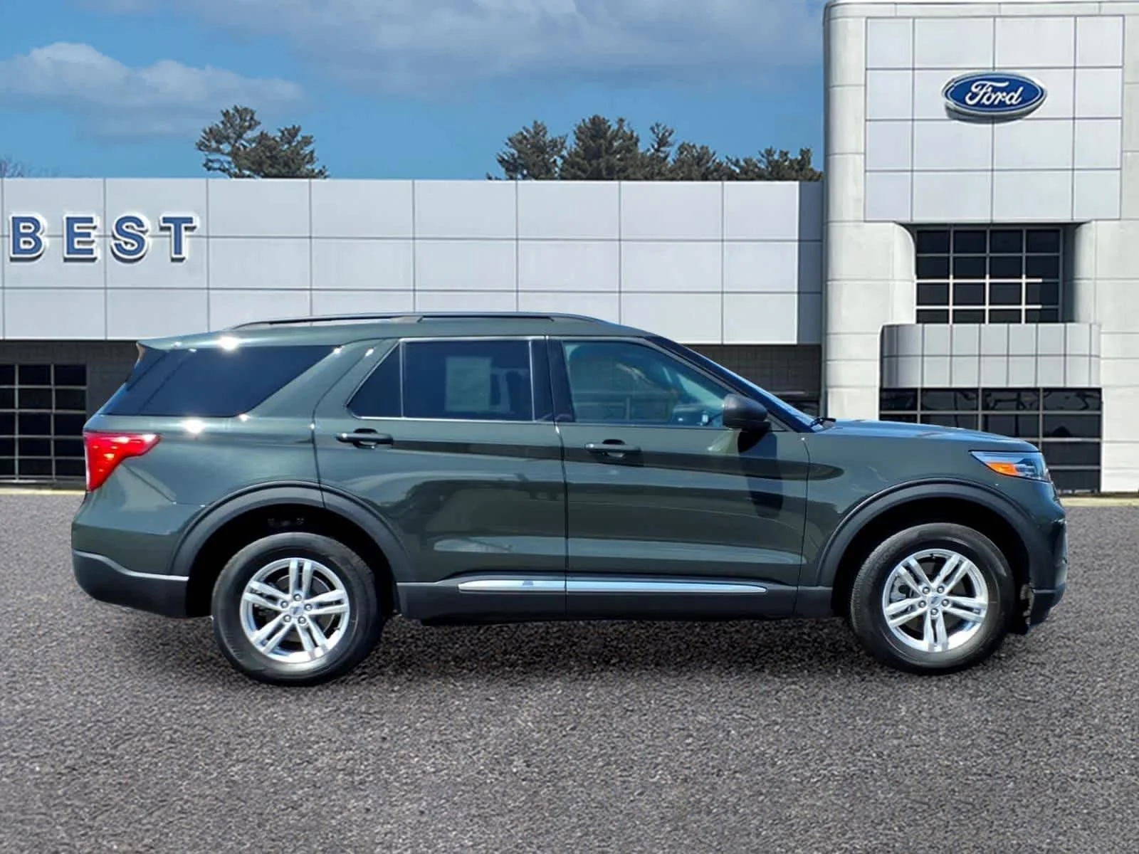 Used 2023 Forged Green Metallic Ford XLT image 9