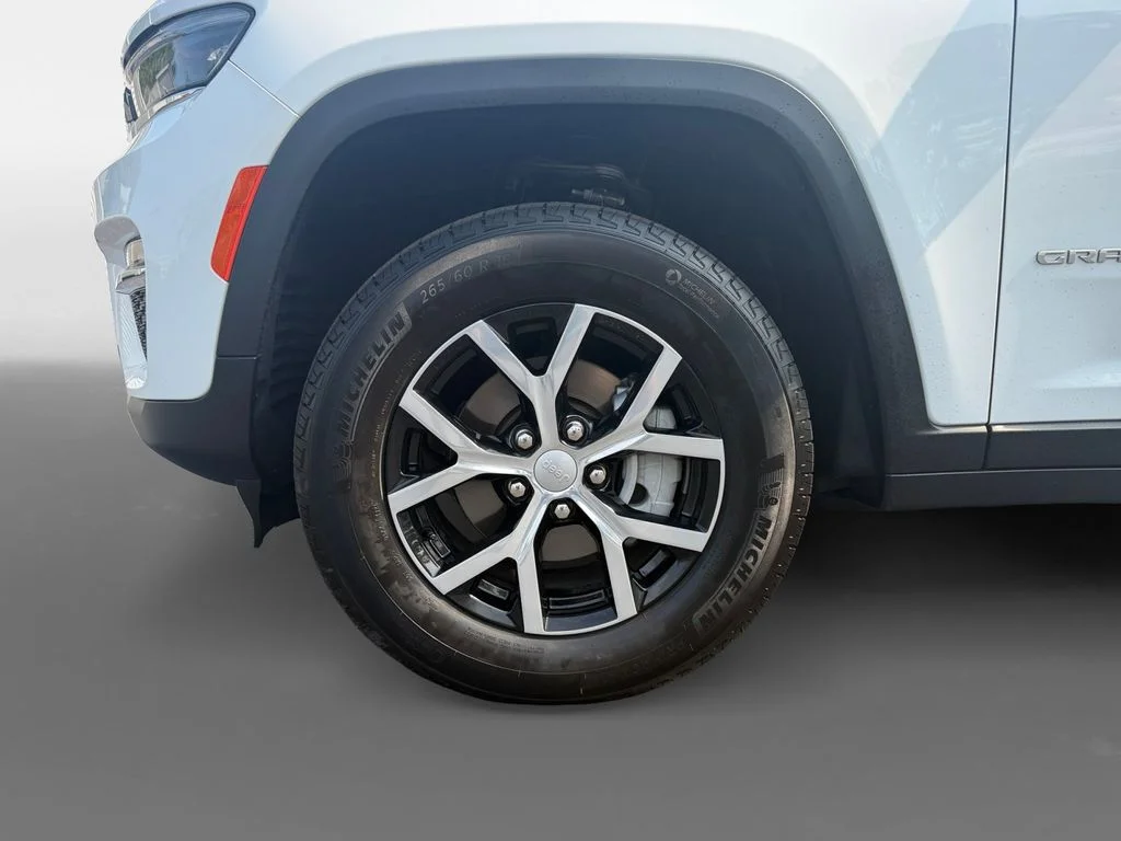Used 2025 White Jeep Limited image 15