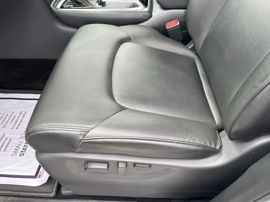 Used 2023 White Nissan SV image 12