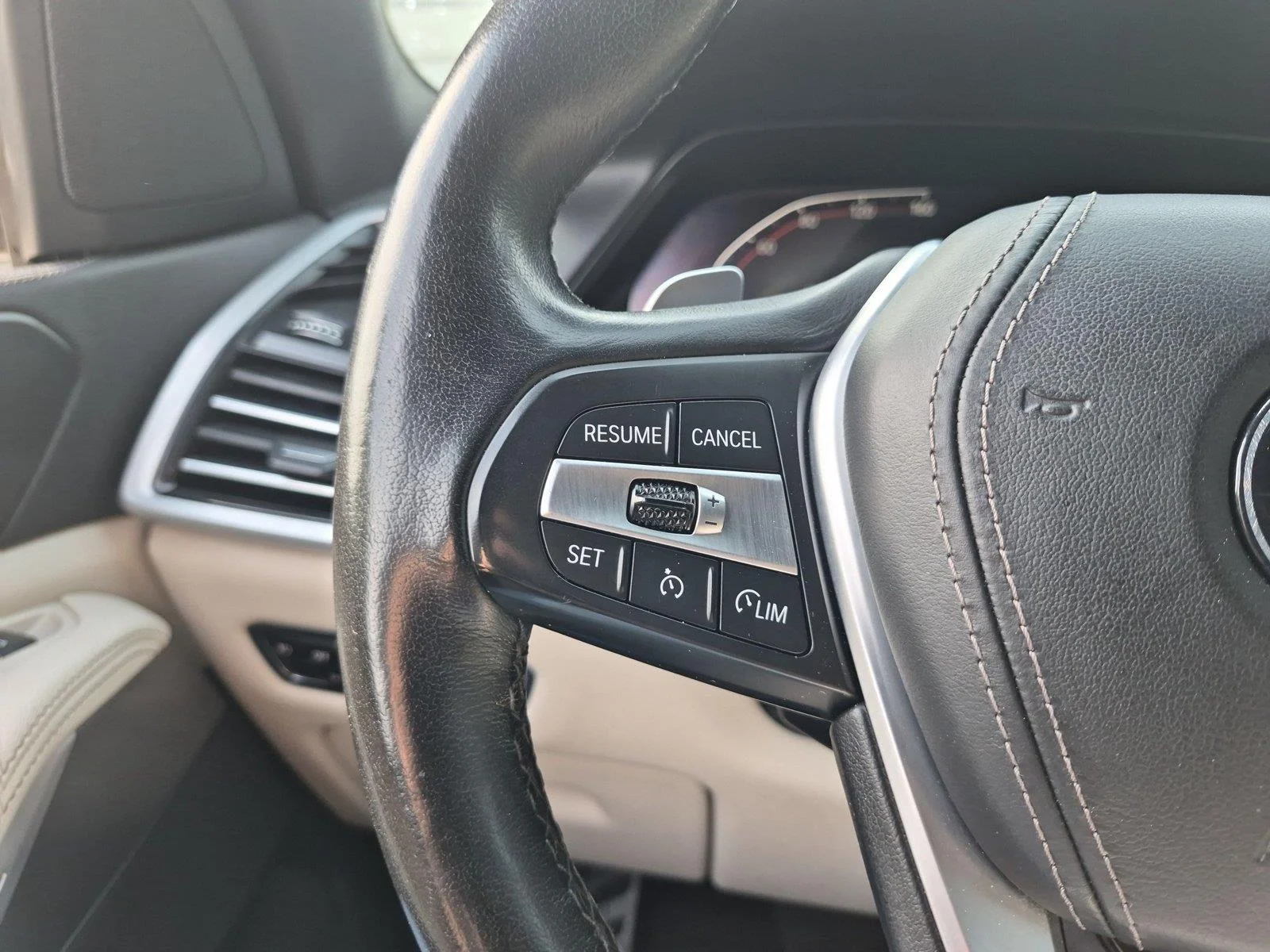 Used 2021 Black Sapphire Metallic BMW xDrive40i image 20