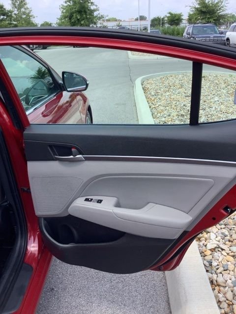 Used 2017 Scarlet Red Hyundai Limited image 21