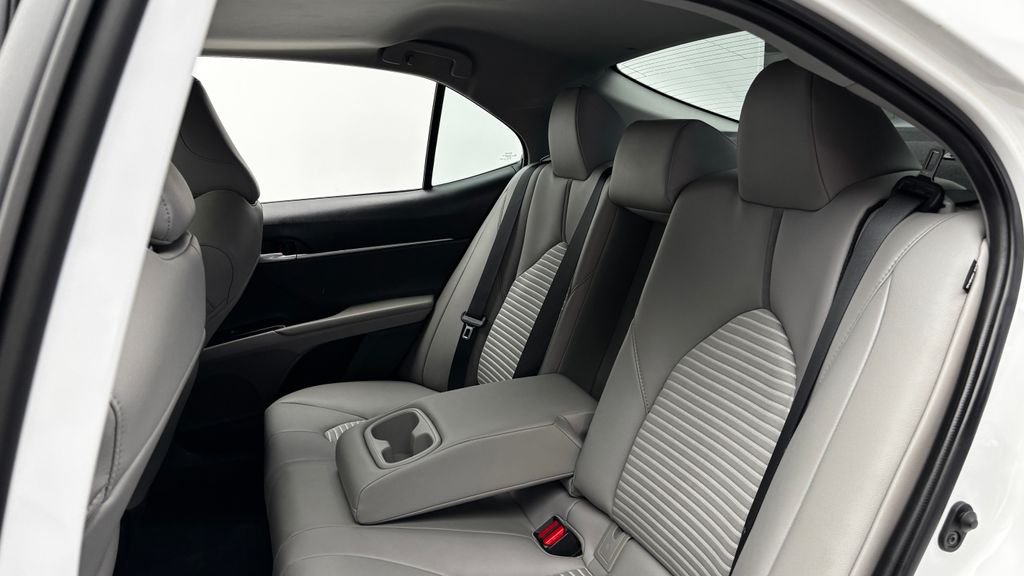 Used 2020 White Toyota SE image 24