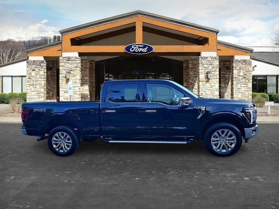 Used 2025 Black Metallic Ford LARIAT image 4