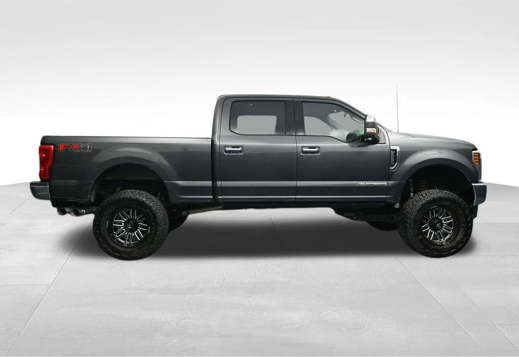 Used 2018 Gray Ford XLT image 6