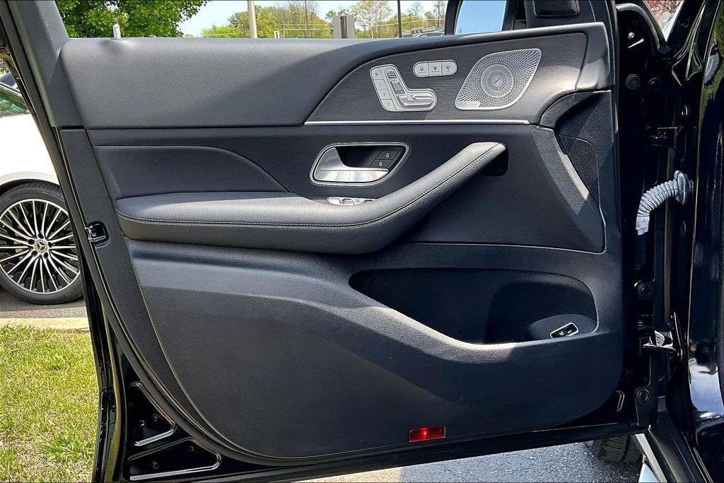 Certified Used 2022 Black Mercedes-Benz GLS 450 image 18