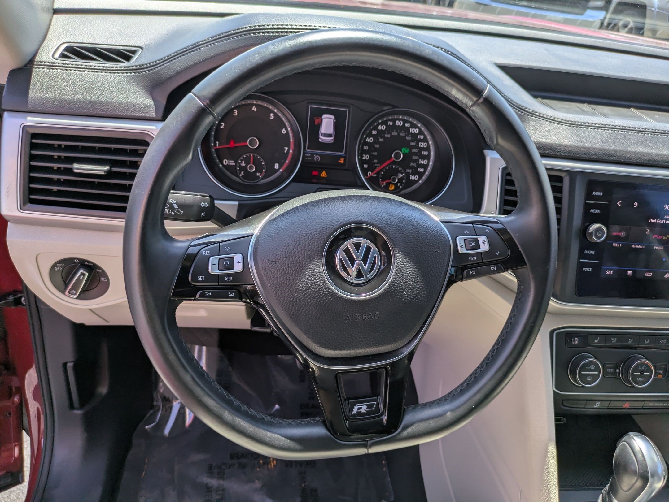 Used 2019 Fortana Red Metallic Volkswagen 3.6L V6 SE w/Technology R-Line image 16