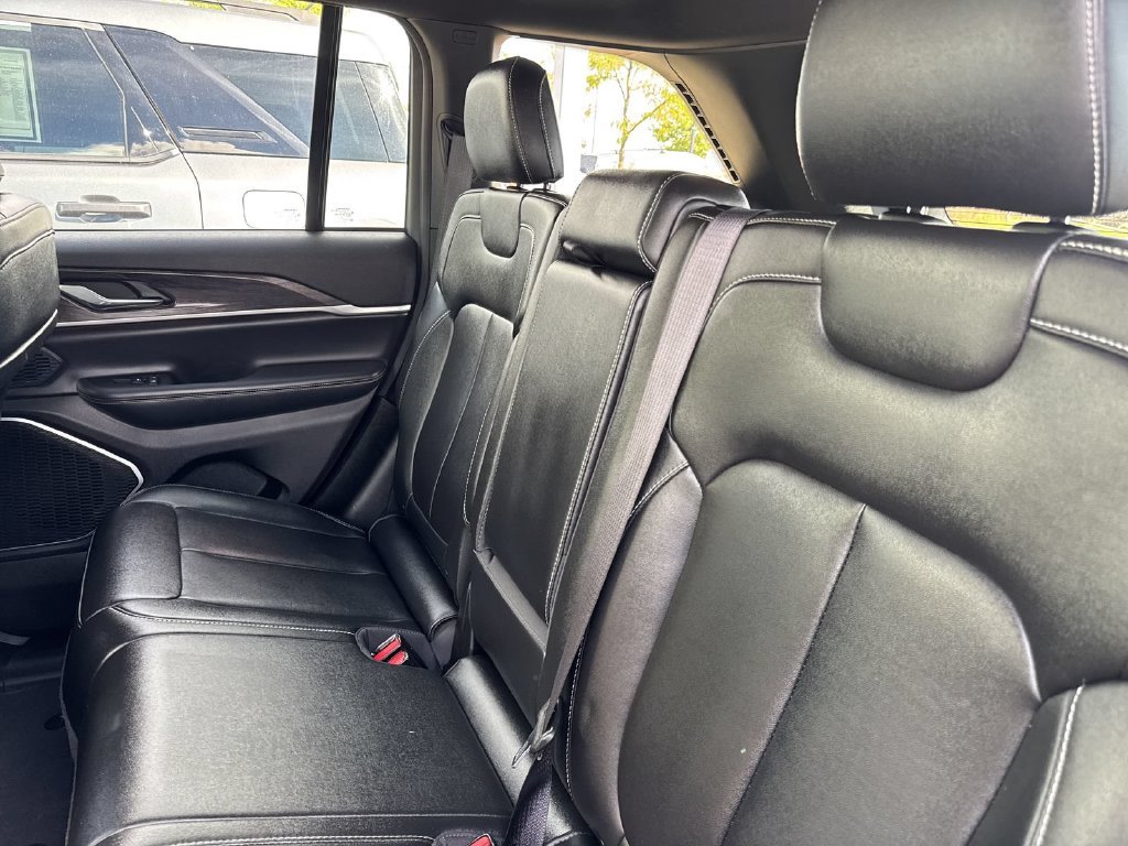 Used 2024 White Jeep 4xe image 19