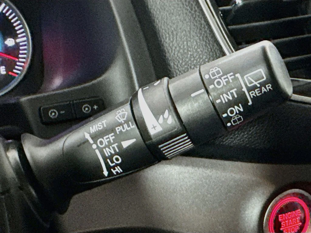 Used 2020 White Honda EX-L image 14