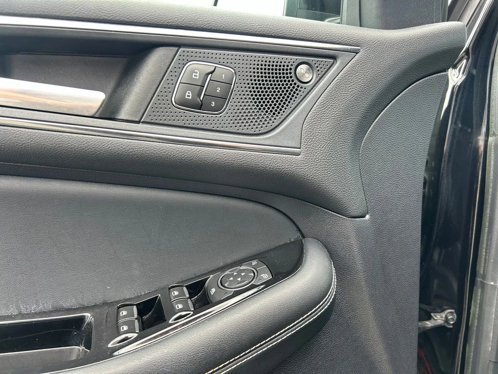 Used 2019 Black Metallic Ford ST image 12