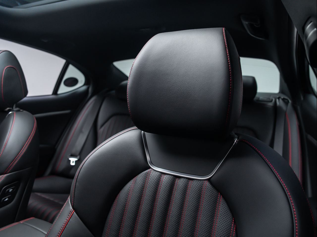 New 2026 Cavendish Red Genesis 3.3T SPORT PRESTIGE image 20