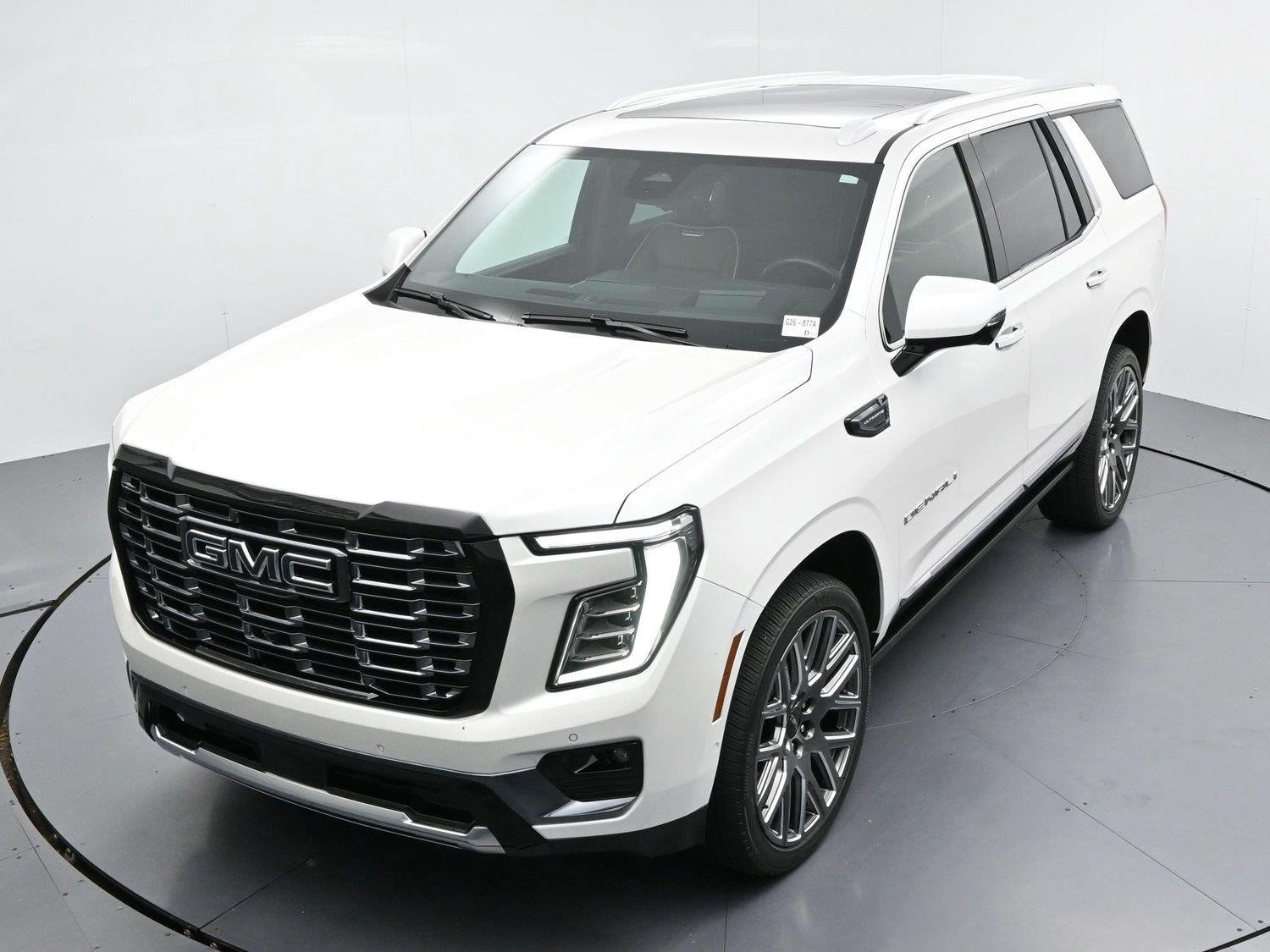 Used 2025 White Frost Tricoat GMC Denali Ultimate image 41