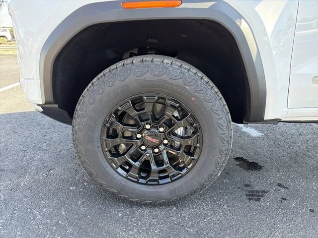 New 2026 Summit White GMC Elevation image 31