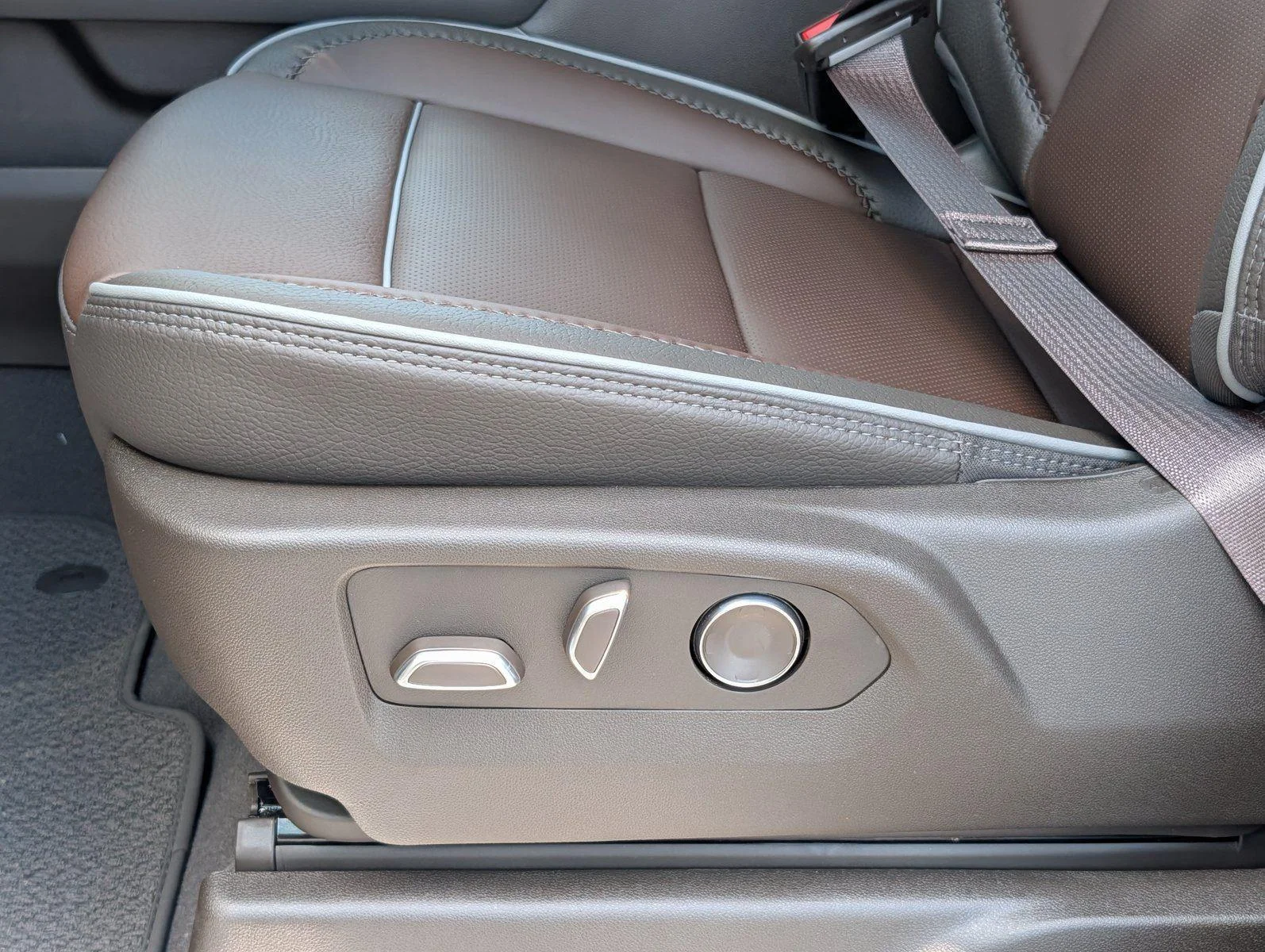 New 2026 Sterling Metallic GMC Denali image 12
