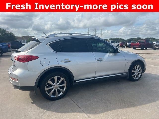 Used 2017 Liquid Platinum INFINITI RWD image 3
