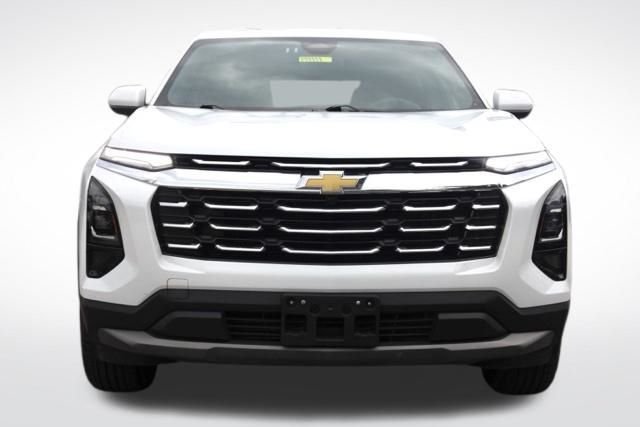 Used 2025 White Chevrolet LT image 3