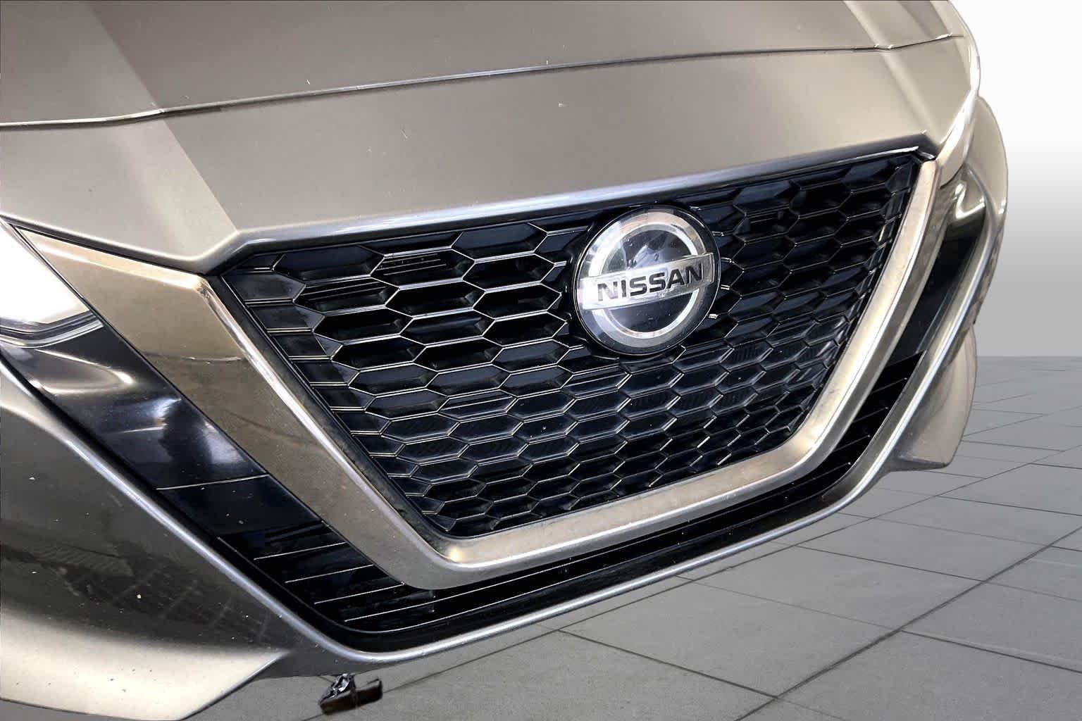 Used 2020 Gun Metallic Nissan 2.5 SR image 28