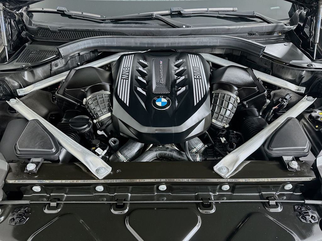 Used 2022 Black Sapphire Metallic BMW M50i image 32