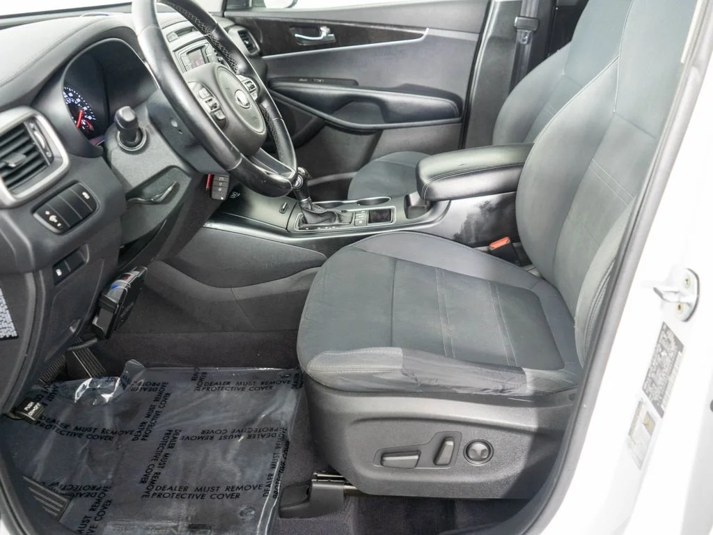 Used 2016 White Kia LX image 10