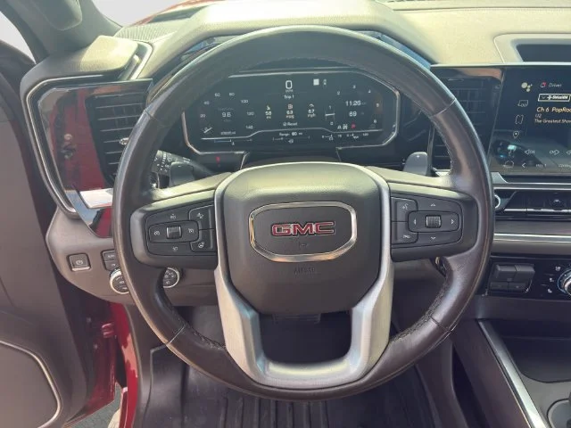 Used 2022 CAYENNE RED TINTCOAT GMC SLT image 16