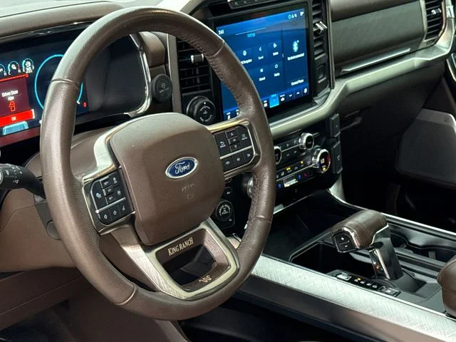 Used 2021  Ford King Ranch image 18