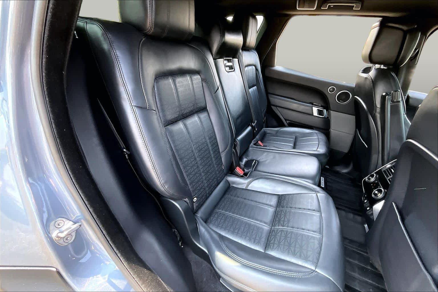 Used 2019 Byron Blue Metallic Land Rover HSE Dynamic image 19
