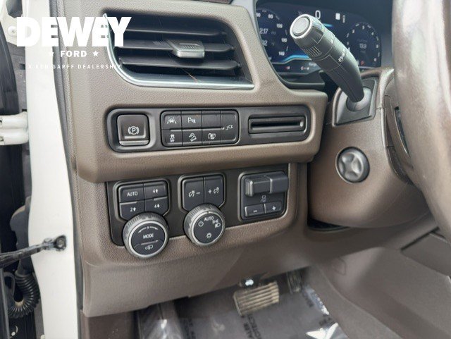 Certified Used 2022 Iridescent Pearl Tricoat Chevrolet Z71 image 12