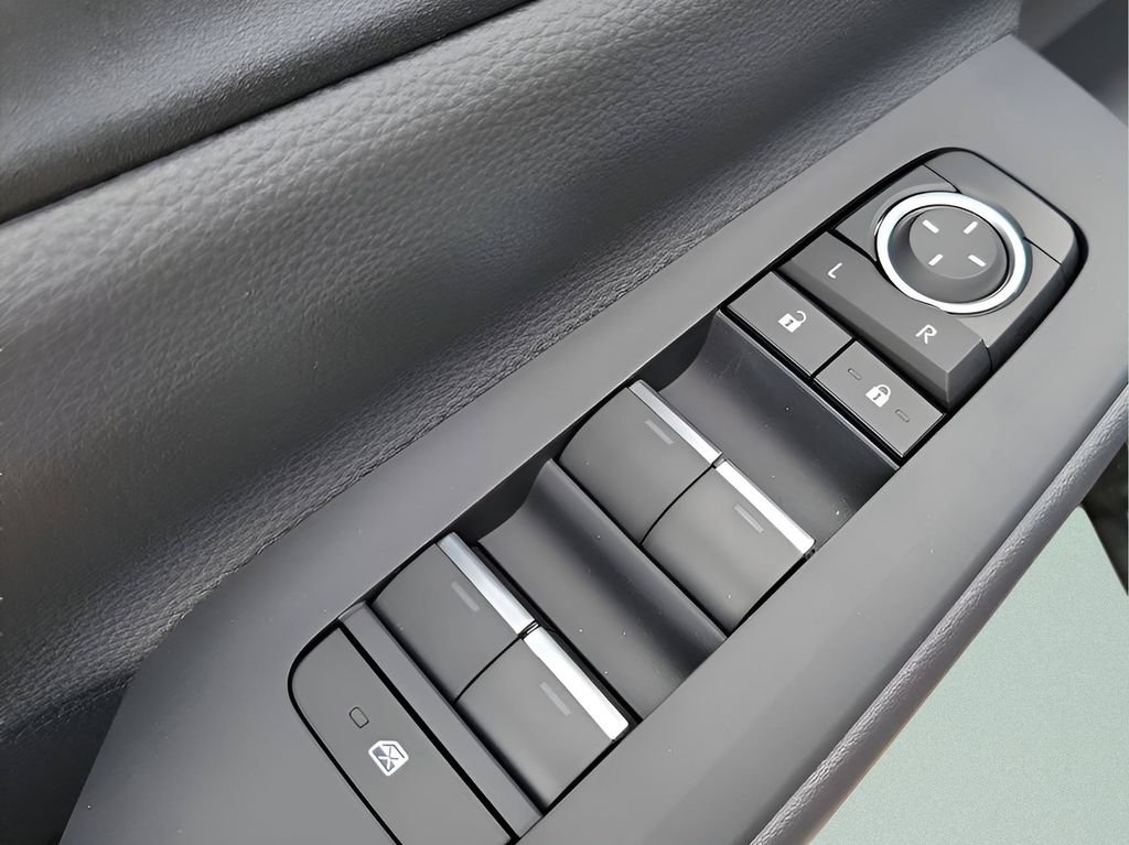 2026 Toyota Prius Plug-in Hybrid XSE Premium - Photo 29