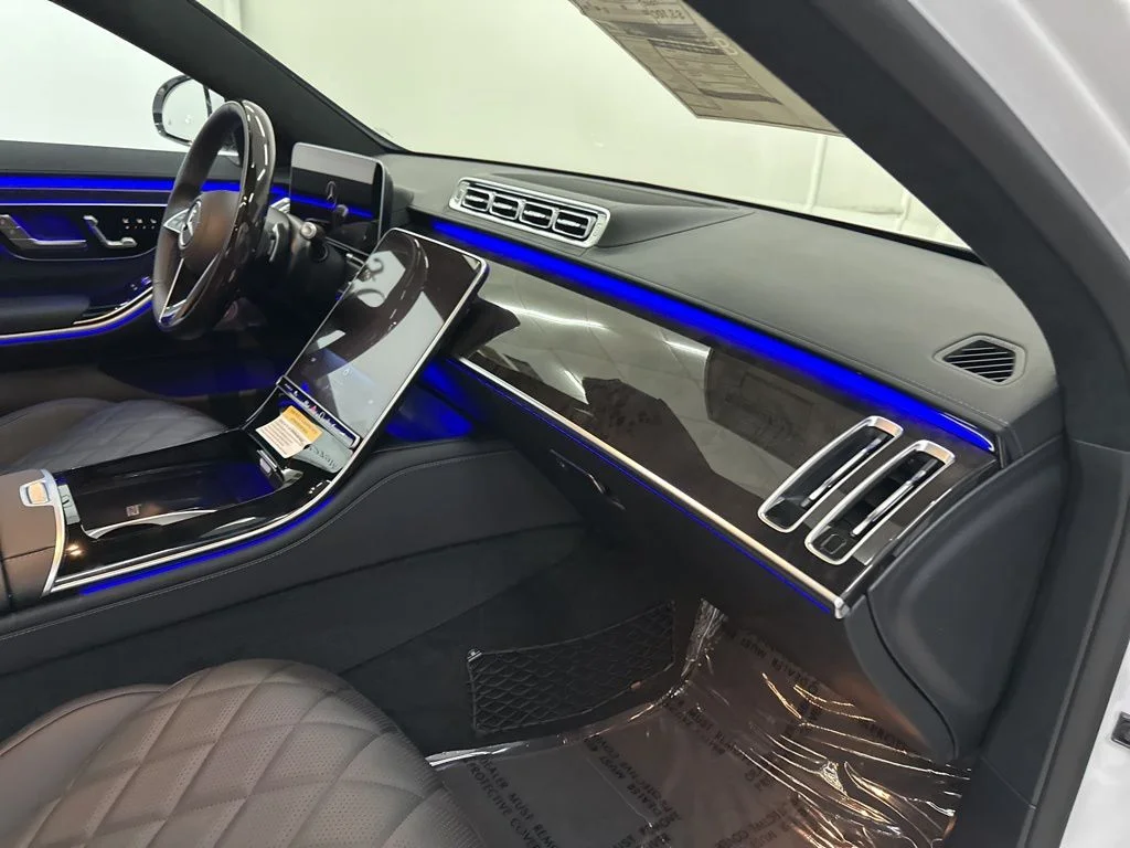 New 2026 White Mercedes-Benz S 580 image 23