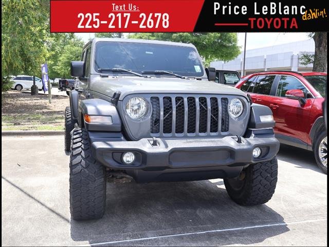 2020 Jeep Gladiator Sport S's photo