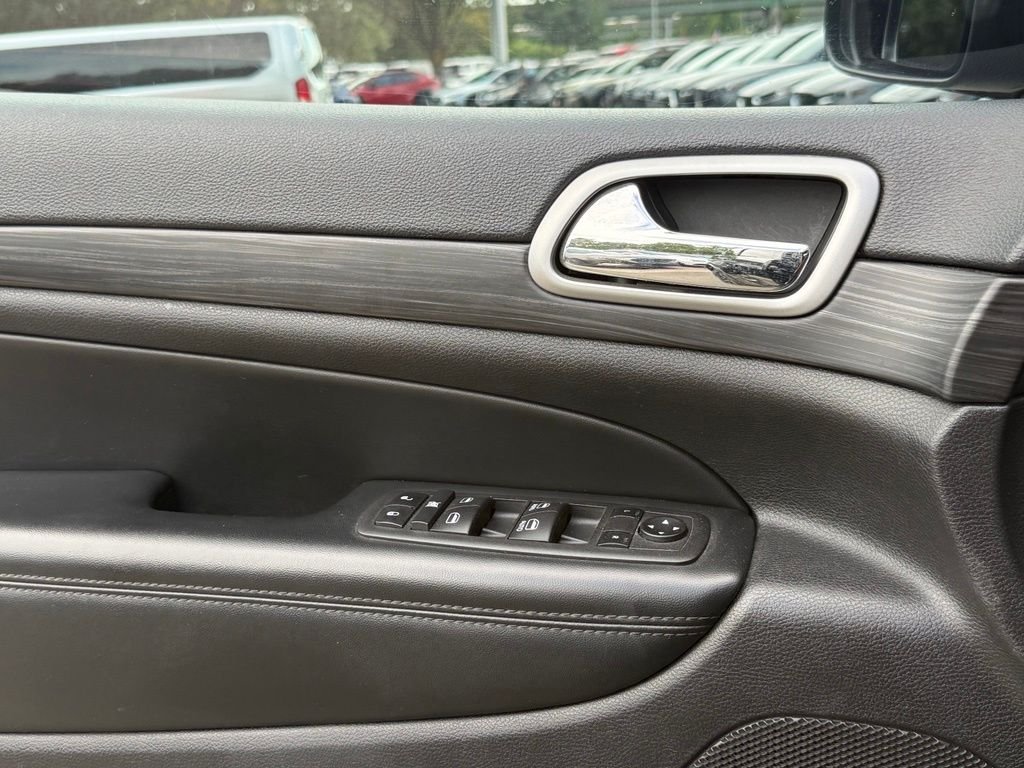 Used 2022 Black Jeep Laredo X image 19