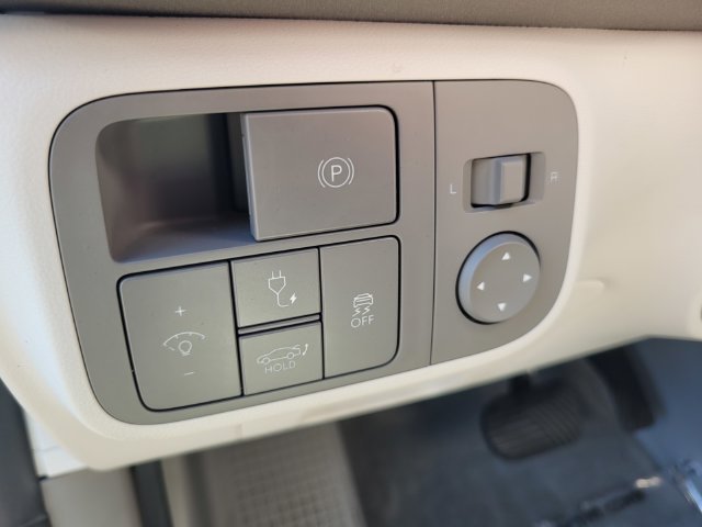 Certified Used 2023 Silver Hyundai SEL image 19