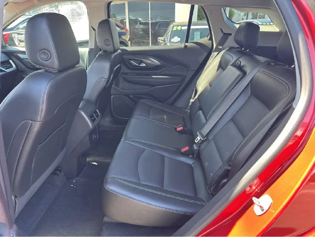 2023 GMC Terrain SLT - Photo 18