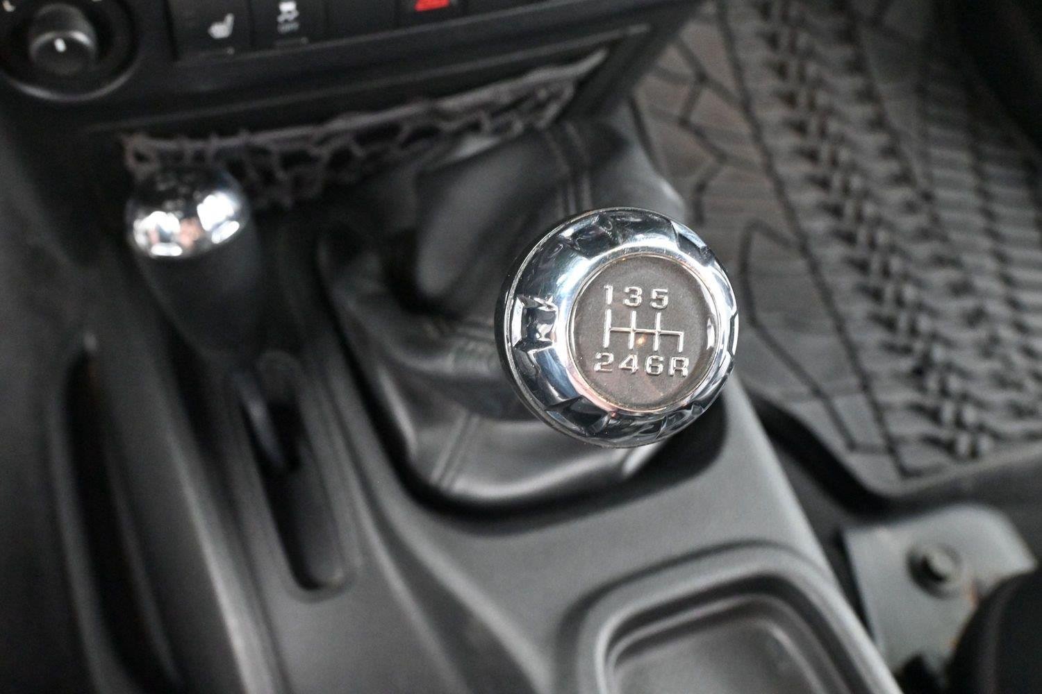 Used 2014 Bright White Clearcoat Jeep Rubicon X image 24