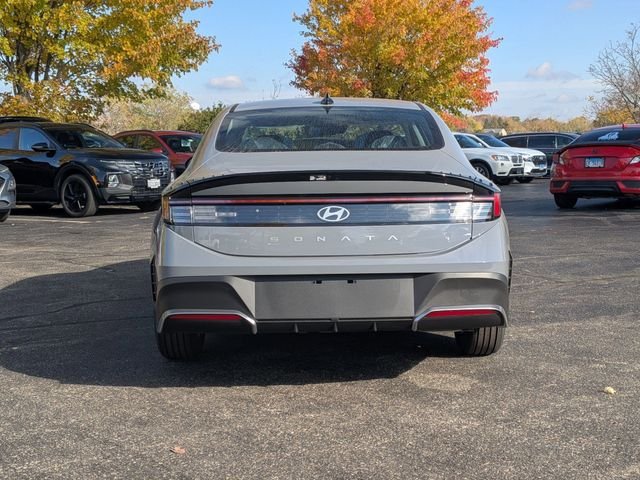 Certified Used 2026 Blue Hyundai SE image 5