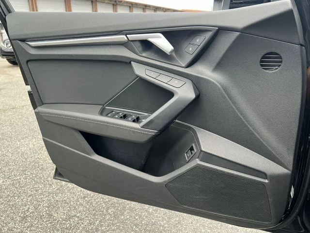 Used 2024  Audi 40 Premium image 32